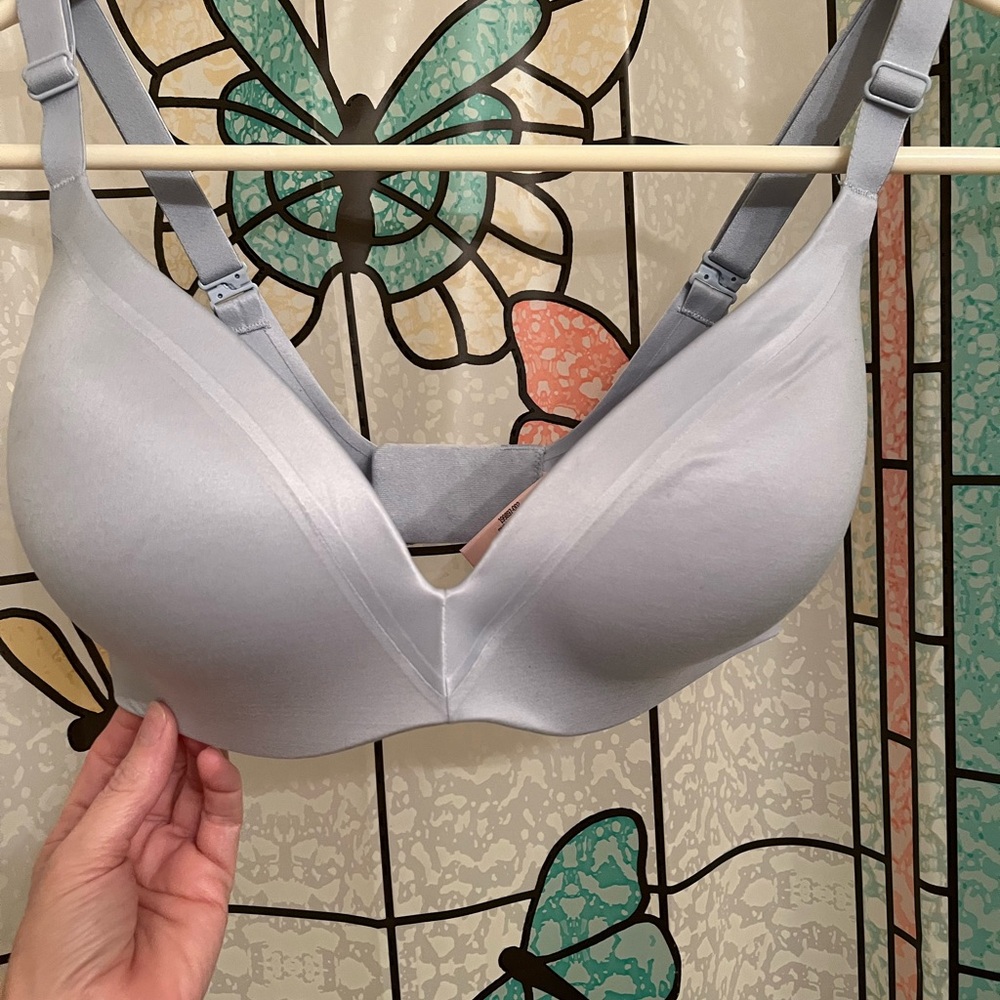 Victoria's Secret Bare Infinity Flex Wireless Perfect Shape Bra - 34DD